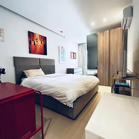 St Julians 2br Luxury