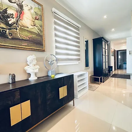 St Julians 2br Luxury *