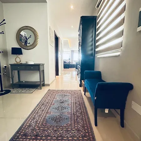 St Julians 2br Luxury Apartamento *