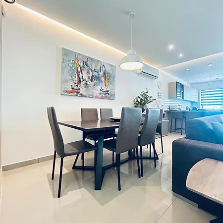 St Julians 2br Luxury Lejlighed *