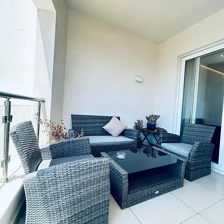 St Julians 2br Luxury *