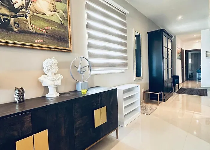 St Julians 2br Luxury *